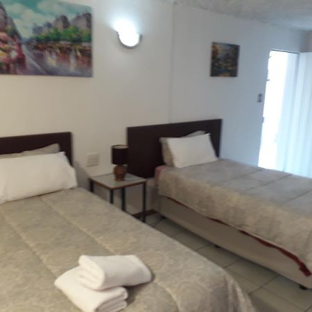 Hotel 29 Polvy Street à Mbombela Extérieur photo