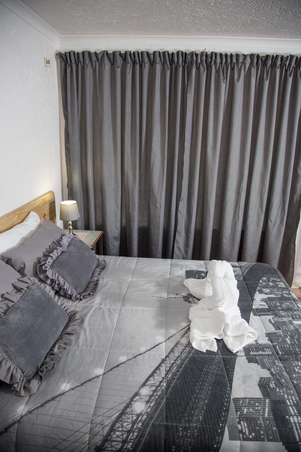 Hotel 29 Polvy Street à Mbombela Extérieur photo