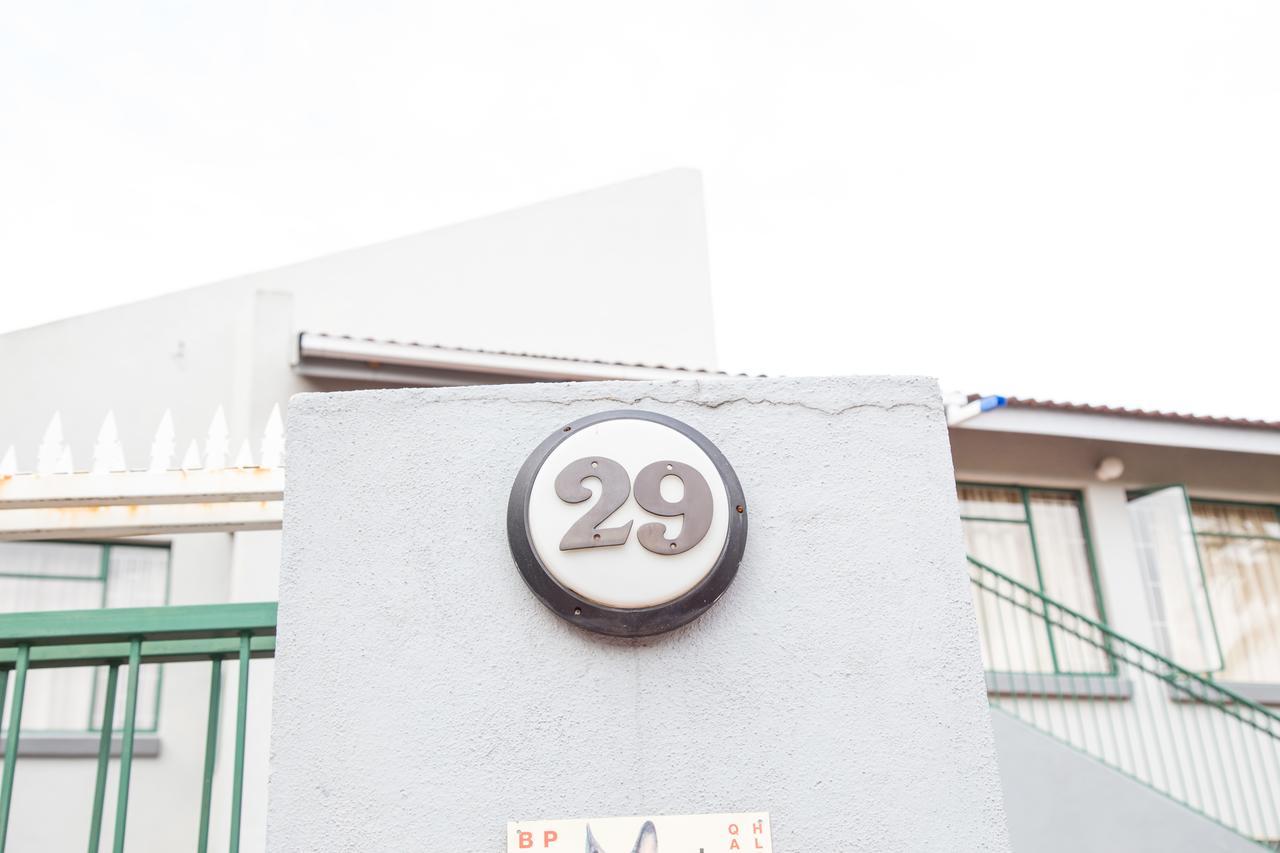 Hotel 29 Polvy Street à Mbombela Extérieur photo